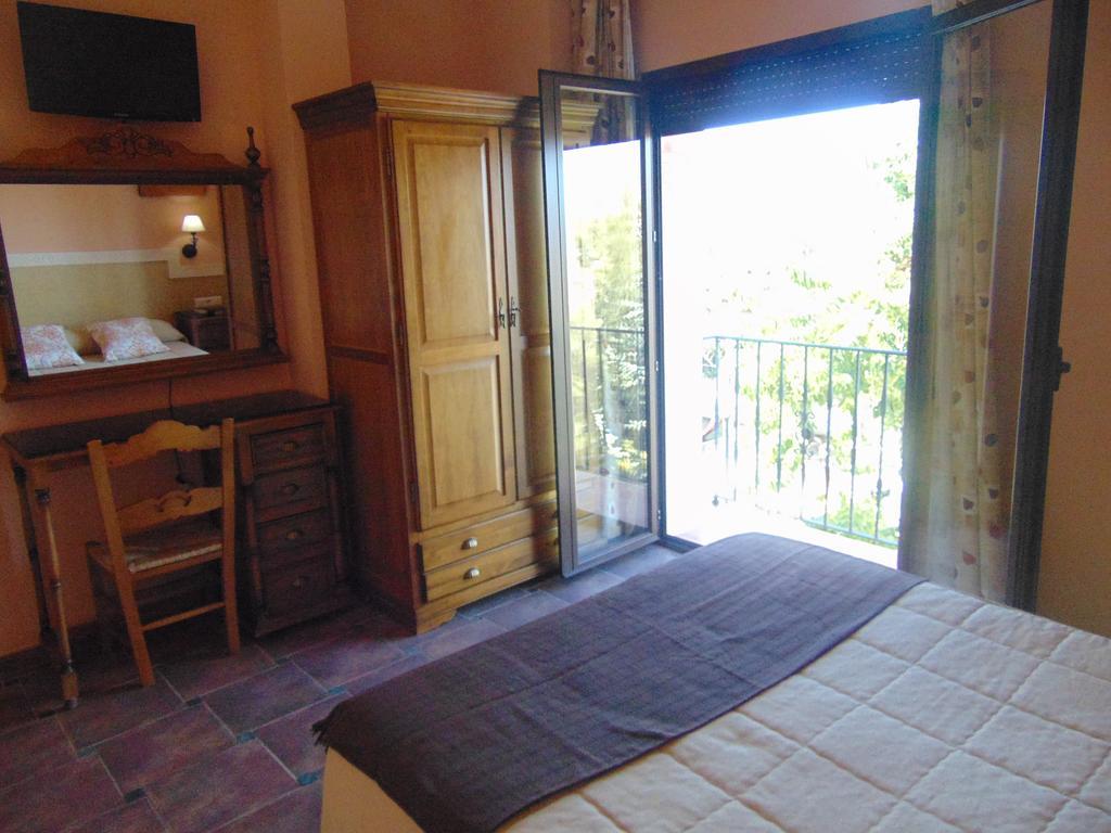 Hotel Sierra De Araceli Лусена Екстериор снимка