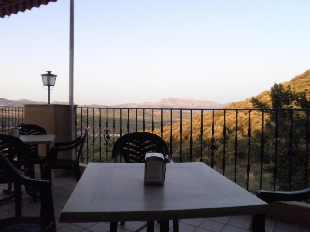 Hotel Sierra De Araceli Лусена Екстериор снимка