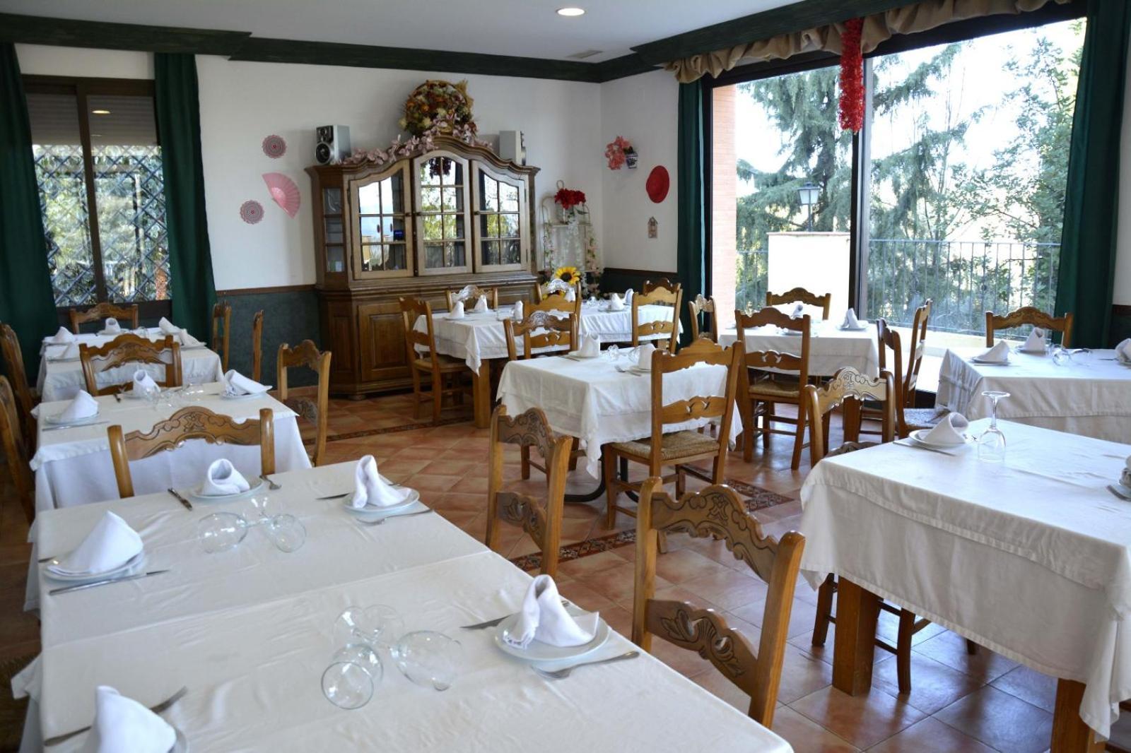Hotel Sierra De Araceli Лусена Екстериор снимка