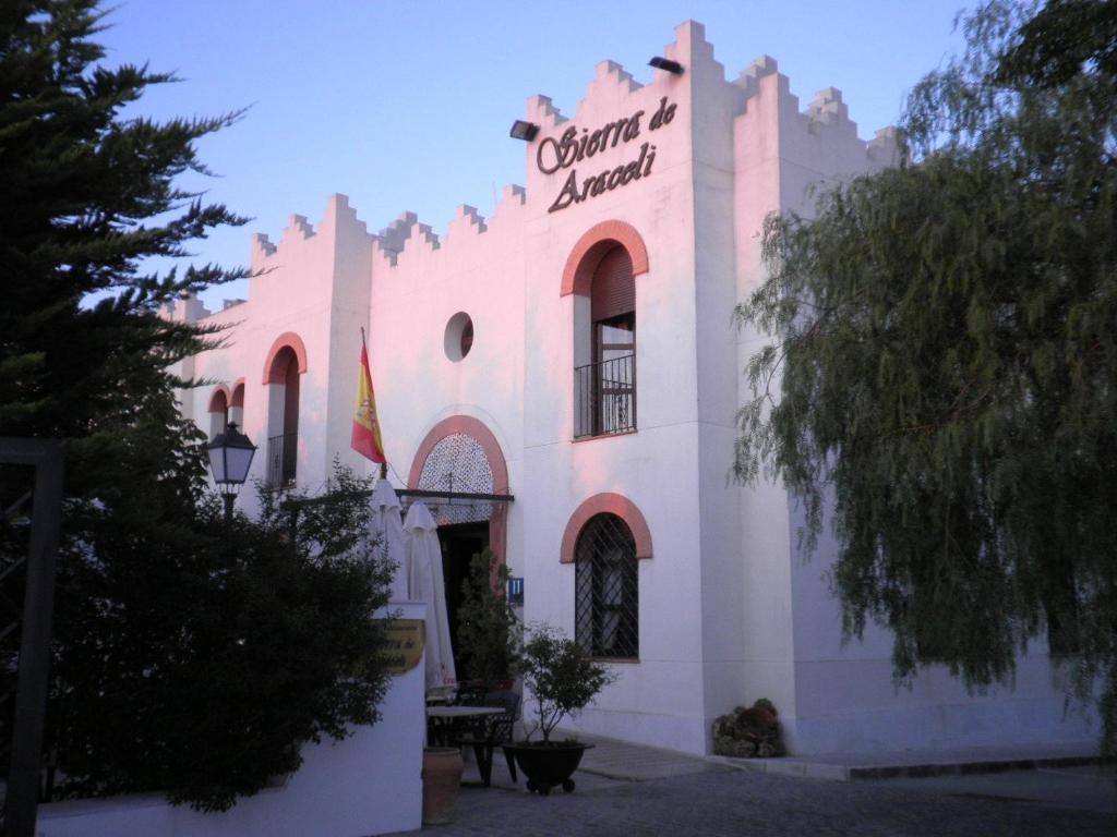 Hotel Sierra De Araceli Лусена Екстериор снимка