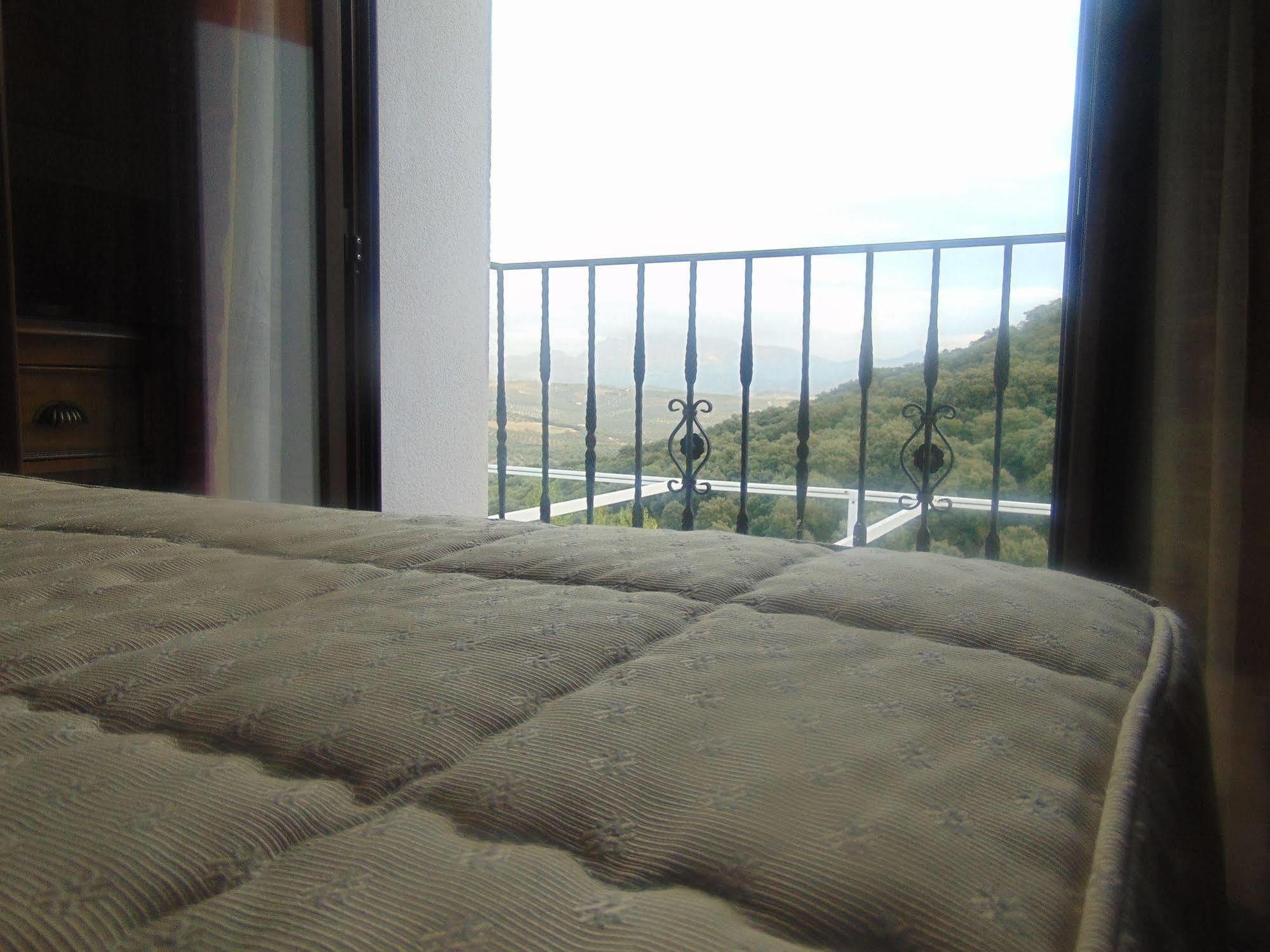 Hotel Sierra De Araceli Лусена Екстериор снимка