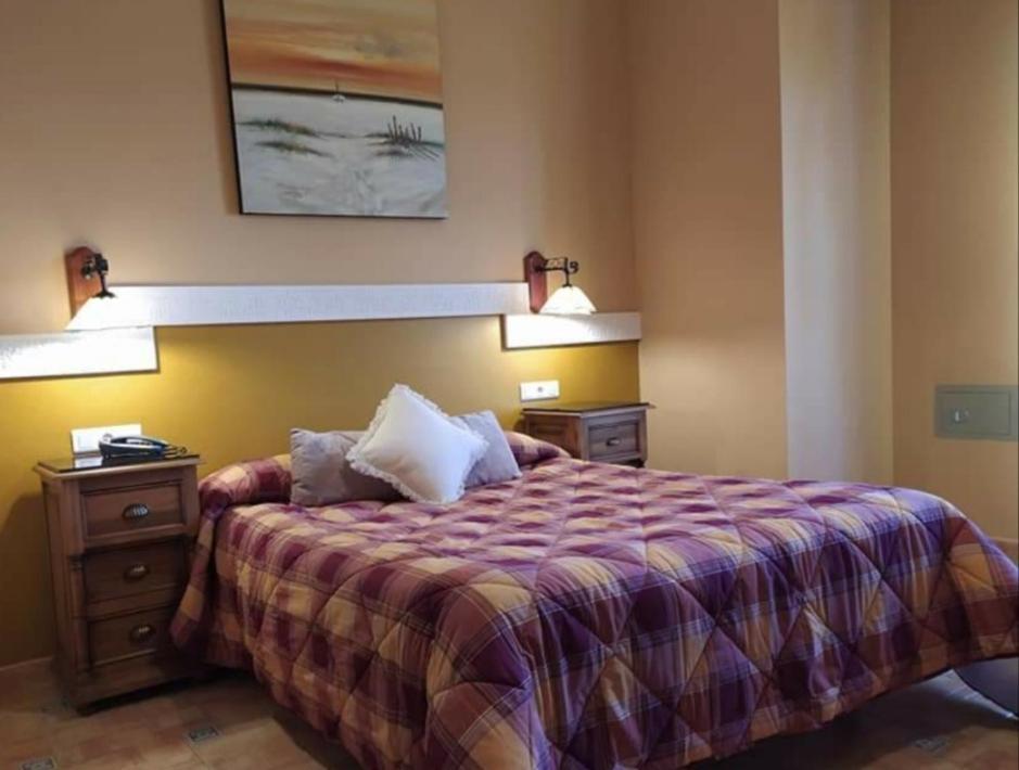 Hotel Sierra De Araceli Лусена Екстериор снимка